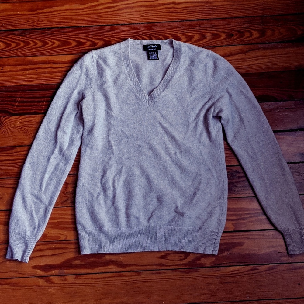 White/Gray Cashmere V-Neck Sweater